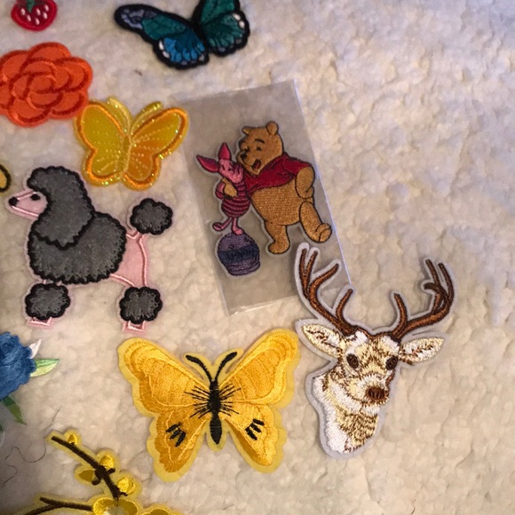 LARGE LOT OF 20-30 RANDOM STYLE IRON ON APPLIQUÉS - Picture 2 of 16